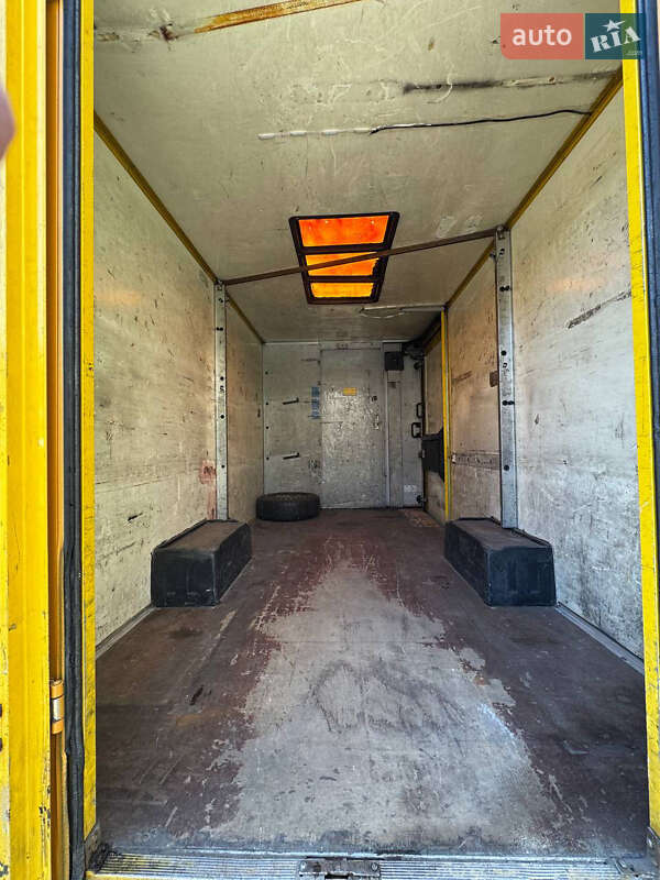 Вантажний фургон Mercedes-Benz Sprinter 2001 в Дніпрі