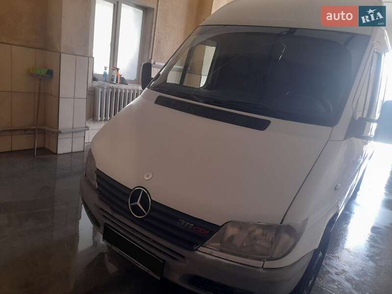 Mercedes-Benz Sprinter 2003
