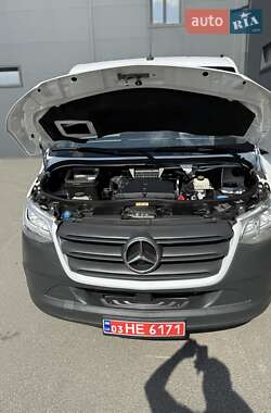 Грузовой фургон Mercedes-Benz Sprinter 2020 в 