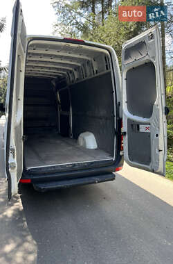 Грузовой фургон Mercedes-Benz Sprinter 2016 в 