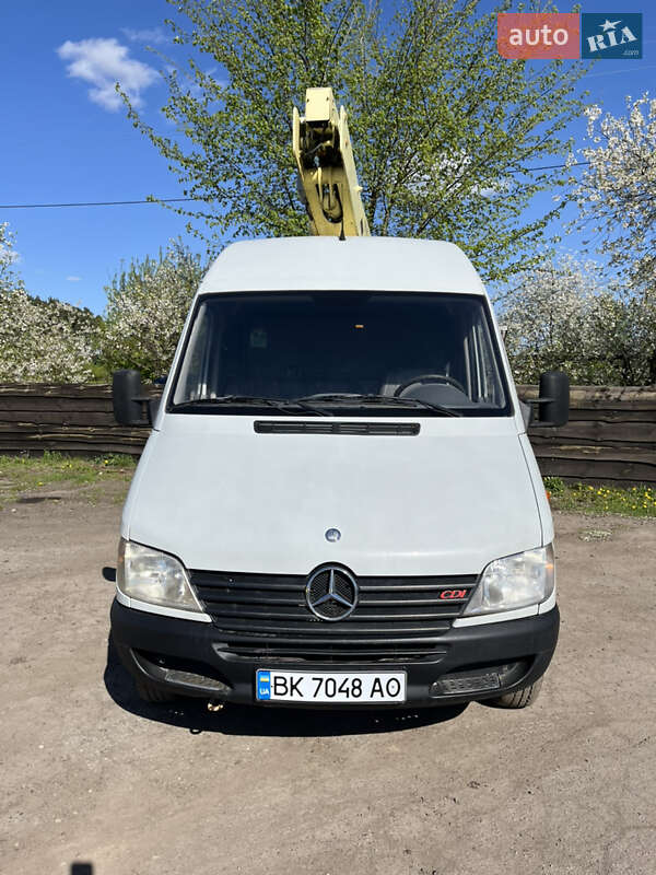 Автовышка Mercedes-Benz Sprinter 2001 в 