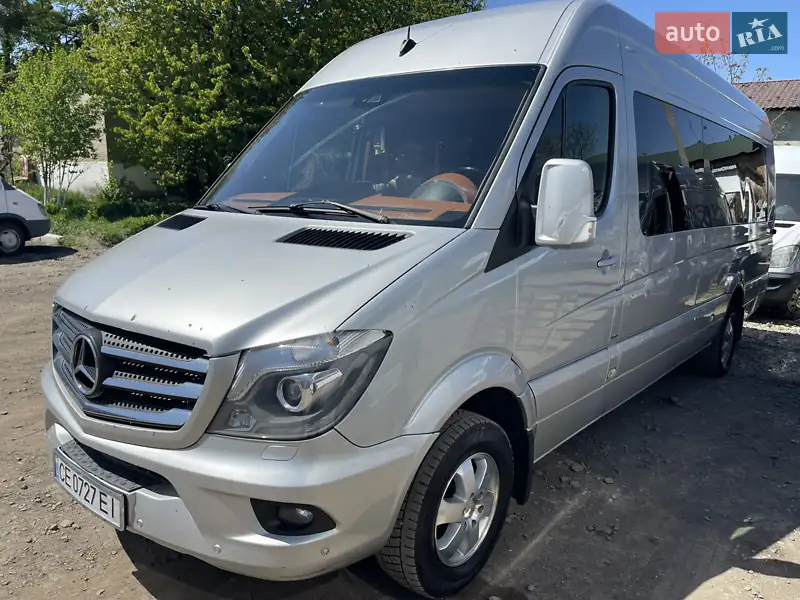 Гимнасттардың жалаңаш денелері