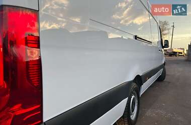 Вантажний фургон Mercedes-Benz Sprinter 2020 в 