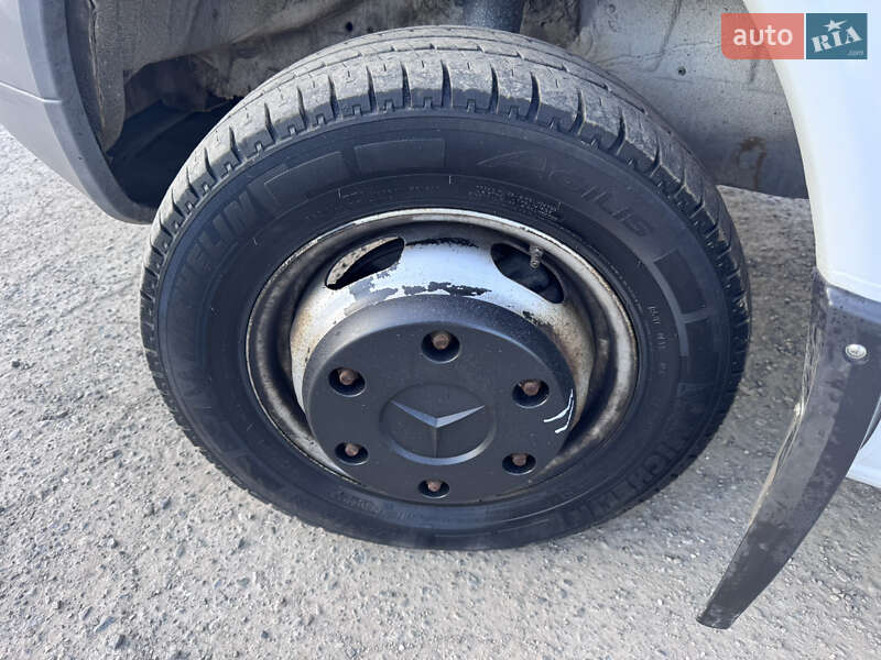 Эвакуатор Mercedes-Benz Sprinter 2006 в Хусте