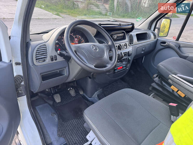 Эвакуатор Mercedes-Benz Sprinter 2006 в Хусте