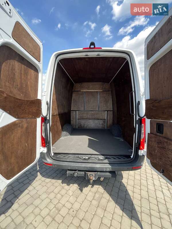 Вантажний фургон Mercedes-Benz Sprinter 2019 в Чернівцях