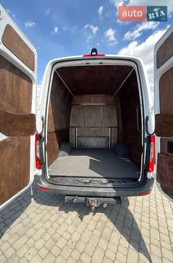 Грузовой фургон Mercedes-Benz Sprinter 2019 в 
