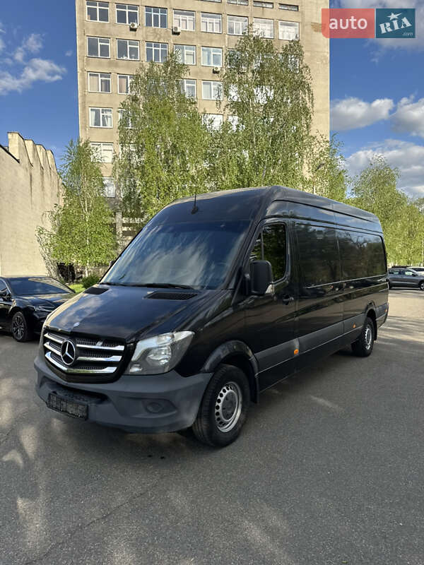 Грузовой фургон Mercedes-Benz Sprinter 2015 в 