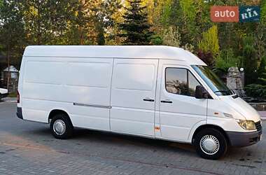 Грузовой фургон Mercedes-Benz Sprinter 2000 в 