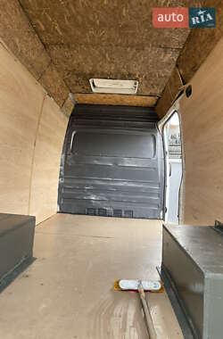 Грузовой фургон Mercedes-Benz Sprinter 2005 в 