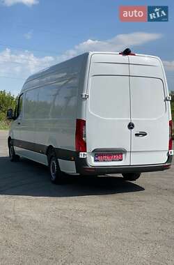 Грузовой фургон Mercedes-Benz Sprinter 2019 в 