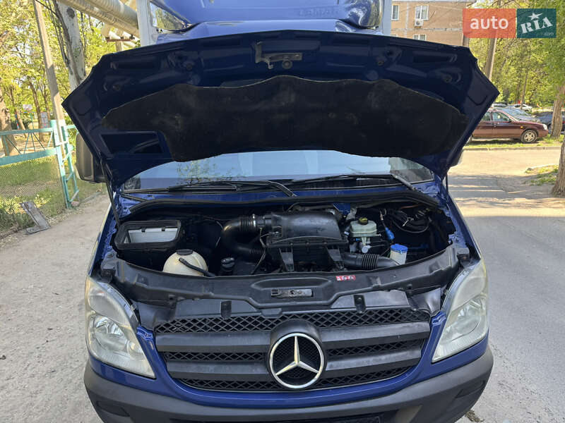 Грузовой фургон Mercedes-Benz Sprinter 2011 в Николаеве