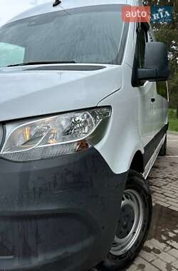 Вантажопасажирський фургон Mercedes-Benz Sprinter 2020 в 