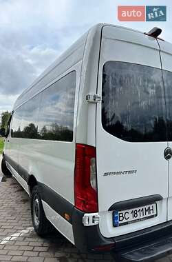 Вантажопасажирський фургон Mercedes-Benz Sprinter 2020 в 