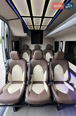 Вантажопасажирський фургон Mercedes-Benz Sprinter 2020 в 