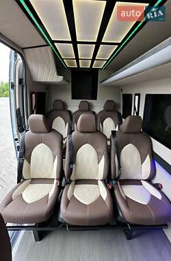Вантажопасажирський фургон Mercedes-Benz Sprinter 2020 в 