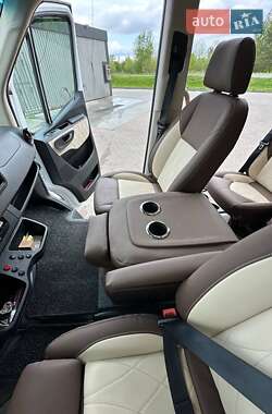 Вантажопасажирський фургон Mercedes-Benz Sprinter 2020 в 