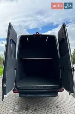 Вантажопасажирський фургон Mercedes-Benz Sprinter 2020 в 