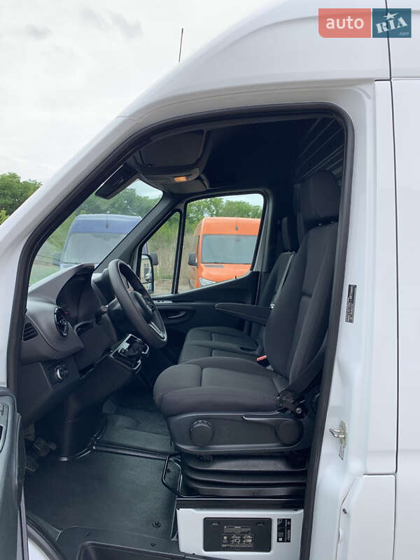 Вантажний фургон Mercedes-Benz Sprinter 2021 в Рівному