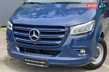 Грузовой фургон Mercedes-Benz Sprinter 2021 в 