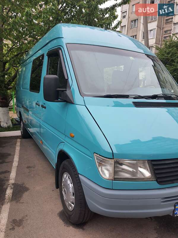 Вантажопасажирський фургон Mercedes-Benz Sprinter 1998 в Хмельницькому