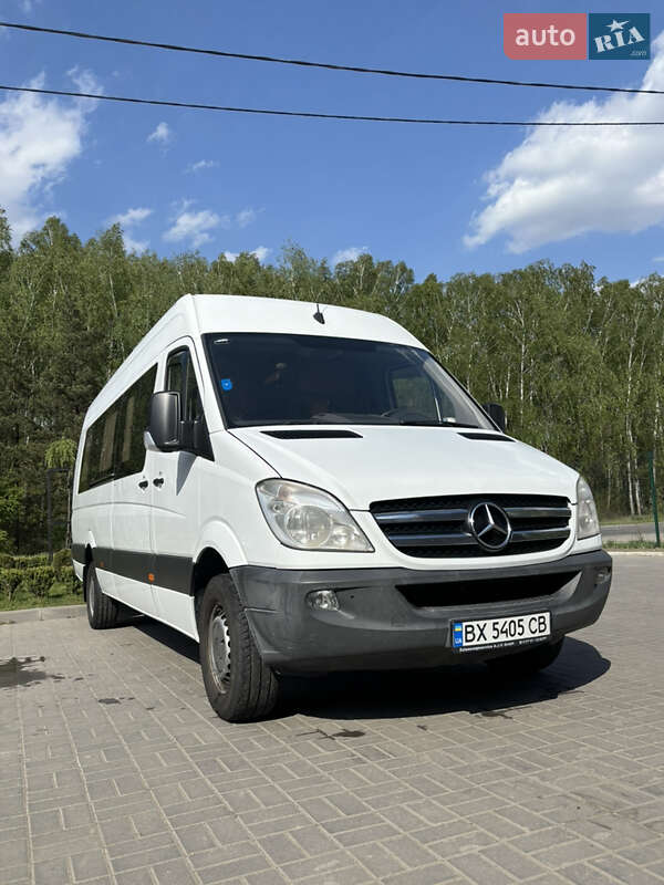 Туристичний / Міжміський автобус Mercedes-Benz Sprinter 2013 в 