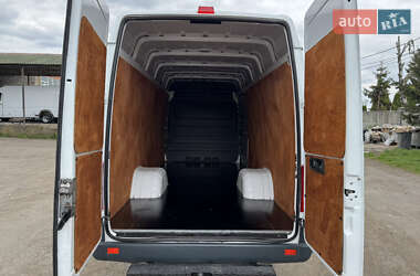 Грузовой фургон Mercedes-Benz Sprinter 2005 в 