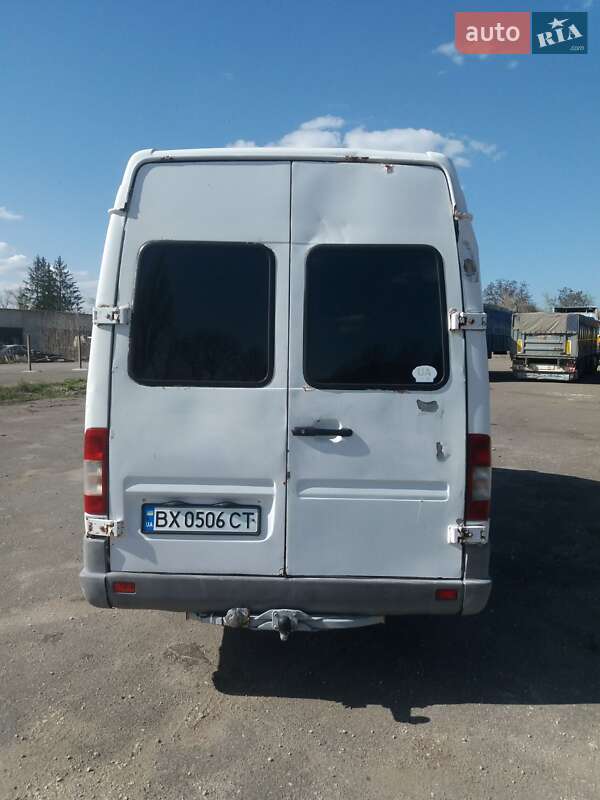 Микроавтобус Mercedes-Benz Sprinter 2000 в Городке