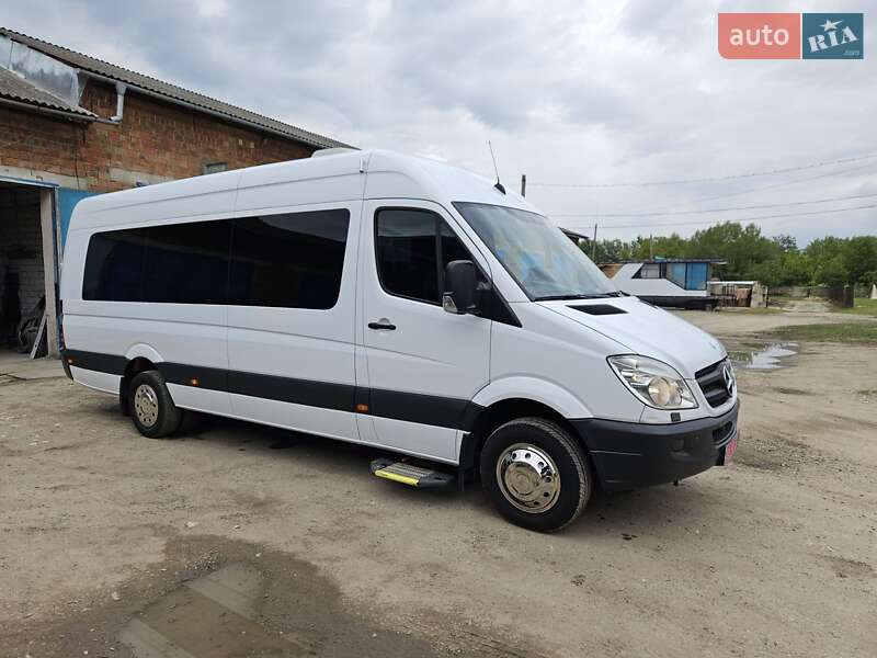 Туристический / Междугородний автобус Mercedes-Benz Sprinter 2013 в Черновцах