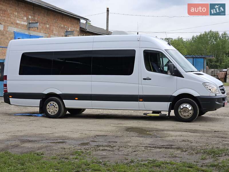 Туристический / Междугородний автобус Mercedes-Benz Sprinter 2013 в Черновцах