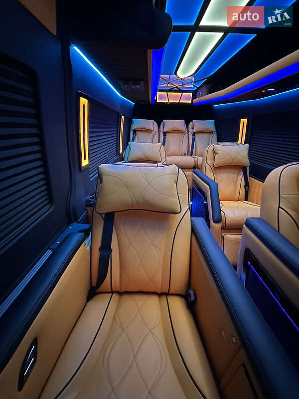 Вантажопасажирський фургон Mercedes-Benz Sprinter 2020 в Луцьку