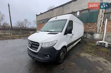 Грузовой фургон Mercedes-Benz Sprinter 2021 в 