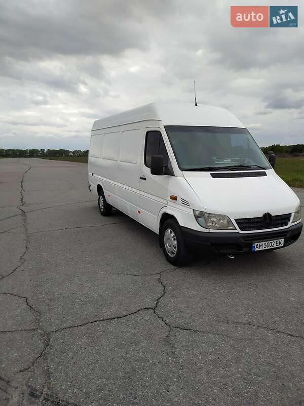 Вантажний фургон Mercedes-Benz Sprinter 2004 в Малині