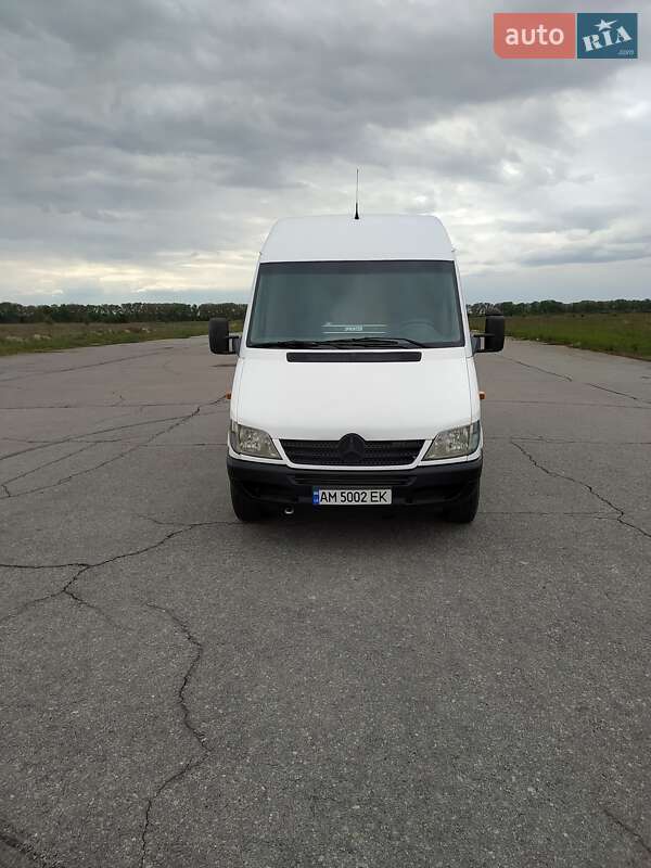 Вантажний фургон Mercedes-Benz Sprinter 2004 в Малині