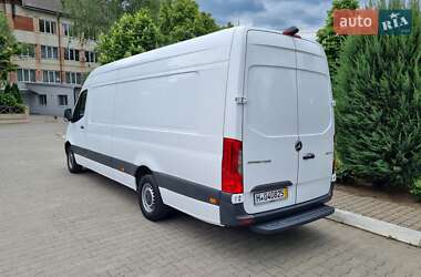 Грузовой фургон Mercedes-Benz Sprinter 2021 в 
