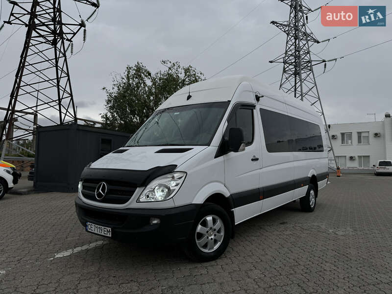 Вантажопасажирський фургон Mercedes-Benz Sprinter 2012 в Чернівцях