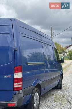 Грузовой фургон Mercedes-Benz Sprinter 2011 в 