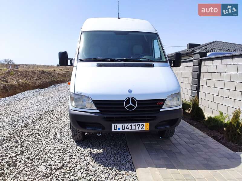 Грузовой фургон Mercedes-Benz Sprinter 2003 в Ровно