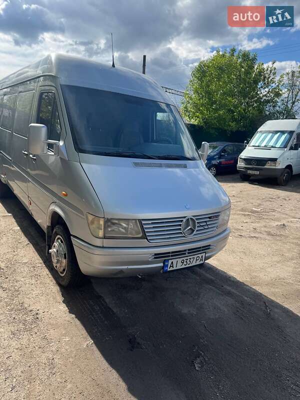 Грузовой фургон Mercedes-Benz Sprinter 1998 в 