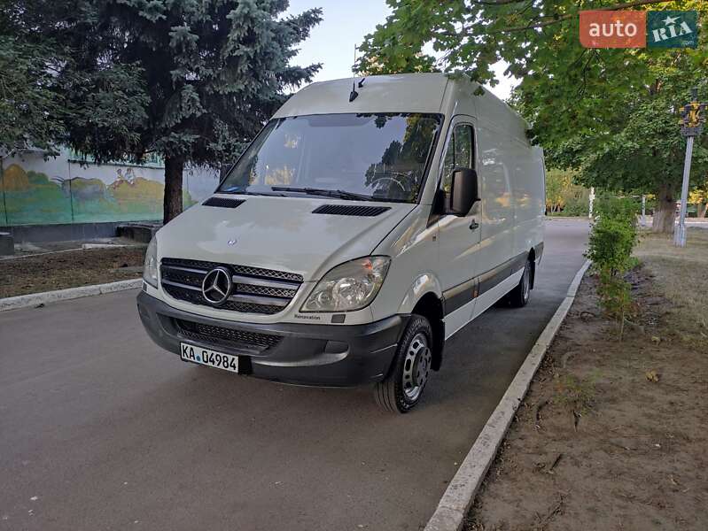 Грузовой фургон Mercedes-Benz Sprinter 2011 в Ровно