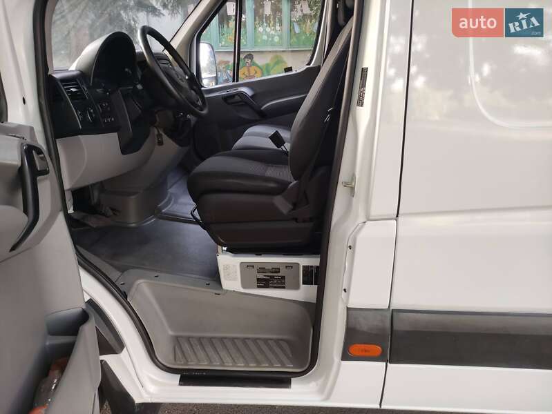Грузовой фургон Mercedes-Benz Sprinter 2011 в Ровно