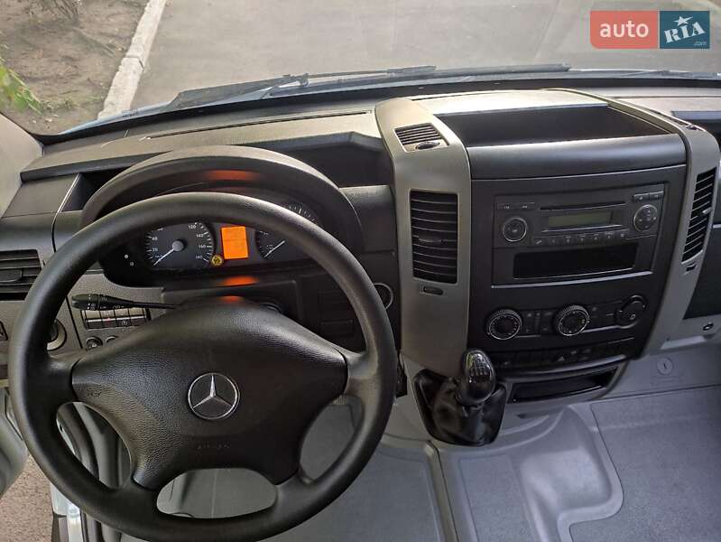 Грузовой фургон Mercedes-Benz Sprinter 2011 в Ровно