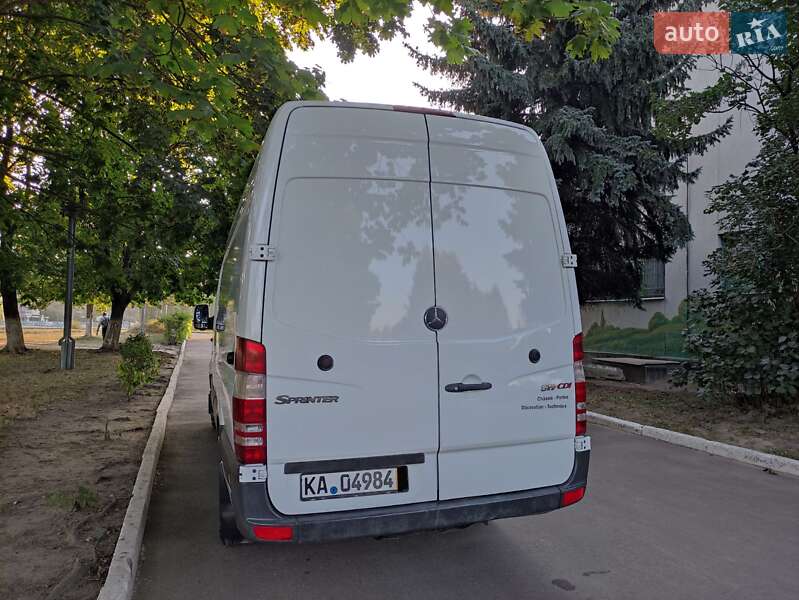 Грузовой фургон Mercedes-Benz Sprinter 2011 в Ровно