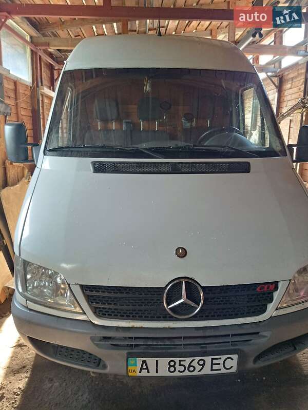 Грузовой фургон Mercedes-Benz Sprinter 2005 в 