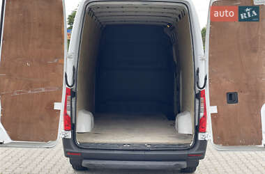 Грузовой фургон Mercedes-Benz Sprinter 2020 в 