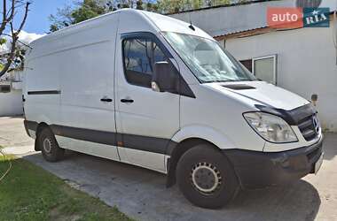 Грузовой фургон Mercedes-Benz Sprinter 2011 в 