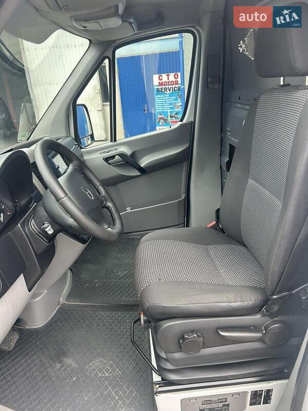Грузовой фургон Mercedes-Benz Sprinter 2011 в Бучаче