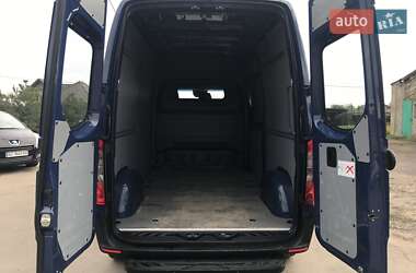 Грузовой фургон Mercedes-Benz Sprinter 2018 в 