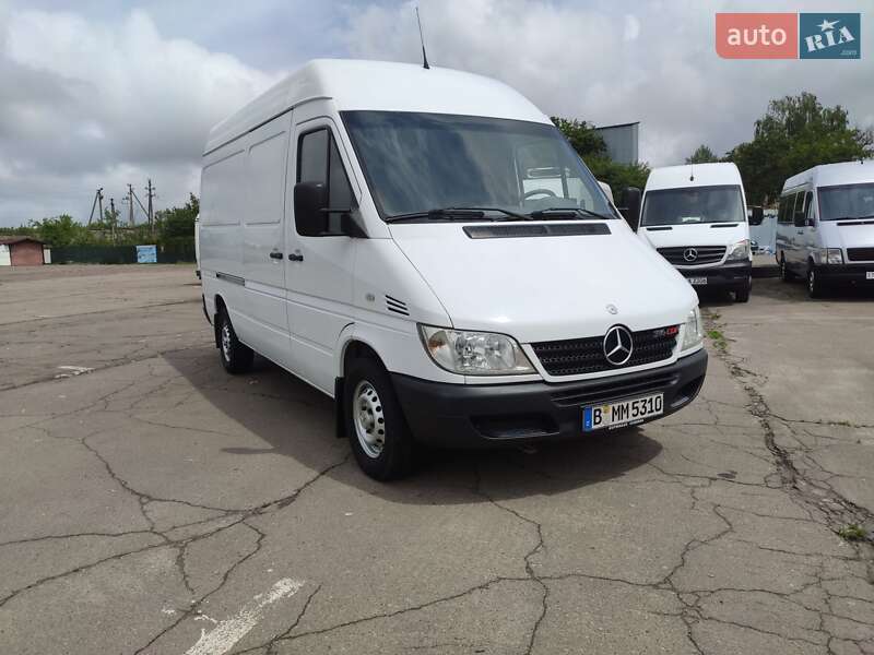 Грузовой фургон Mercedes-Benz Sprinter 2005 в Ровно