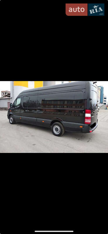 Вантажний фургон Mercedes-Benz Sprinter 2015 в Сваляві